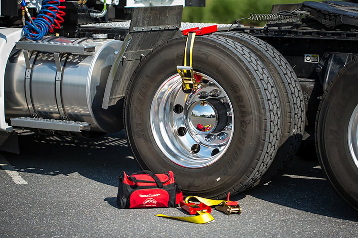 BudandTonys's tweet photo. Get Unstuck FAST with 'Truck Claws' 👊
Check it Out >>https://t.co/v2iBykMbCu

#TruckDriver #ownerOperator #Trucking https://t.co/OMhRTCKuJR