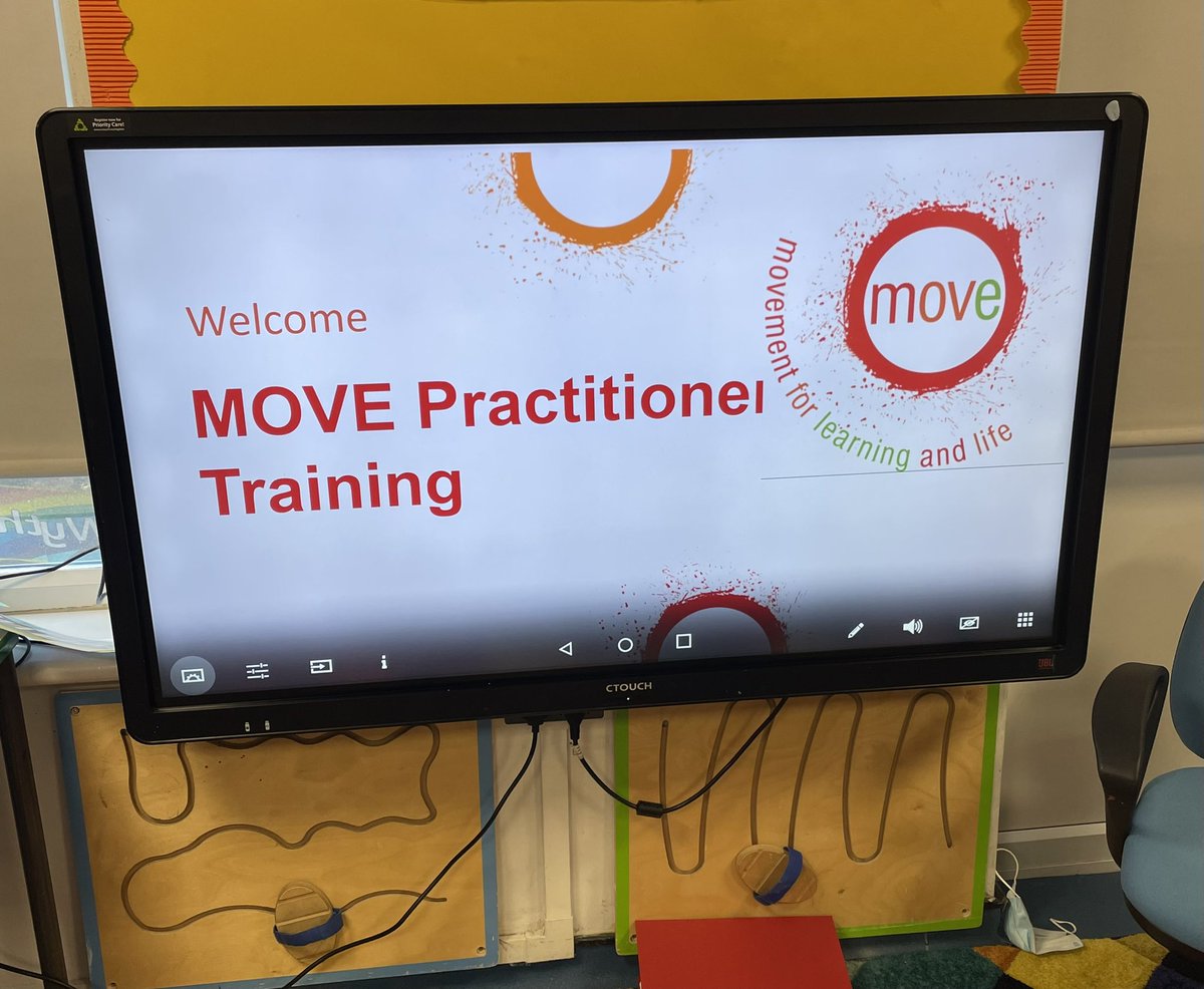 najohnson1986's tweet photo. Delivering the @MOVEprogramme practitioner training for the first time 😬 with @Leighwharton and @RobRSCFITNESS #weliketomoveit #MOVE @EnhamTrust @Ysgoltycoch https://t.co/jo0hmsTdHG
