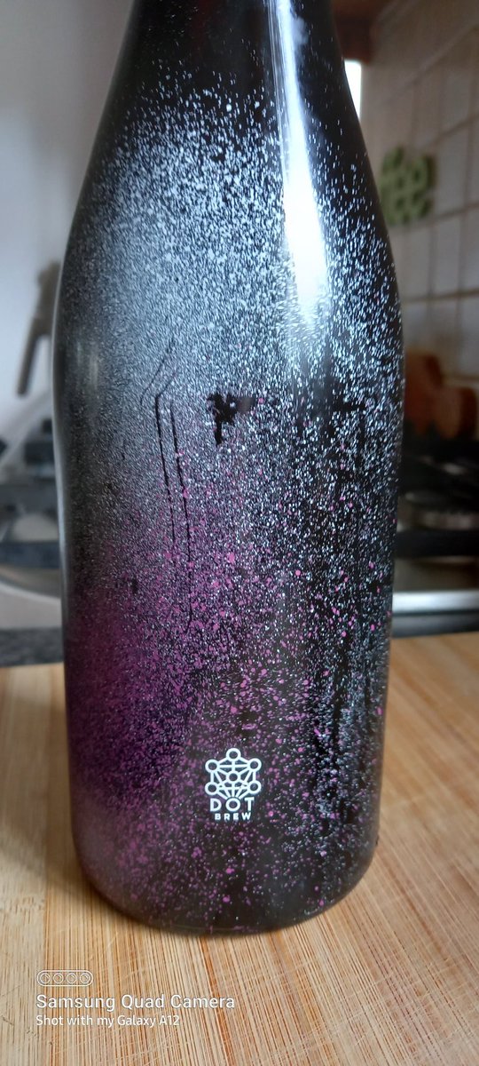 craig1scotty's tweet photo. Was lucky enough to get a 2nd bottle of this through a mix up drinking later 7 3% from @DOT_Brew #PurpleSilver ๐ #DrinkIrish #supportcraftbeer #craftbeer https://t.co/XGoYYCvvWR