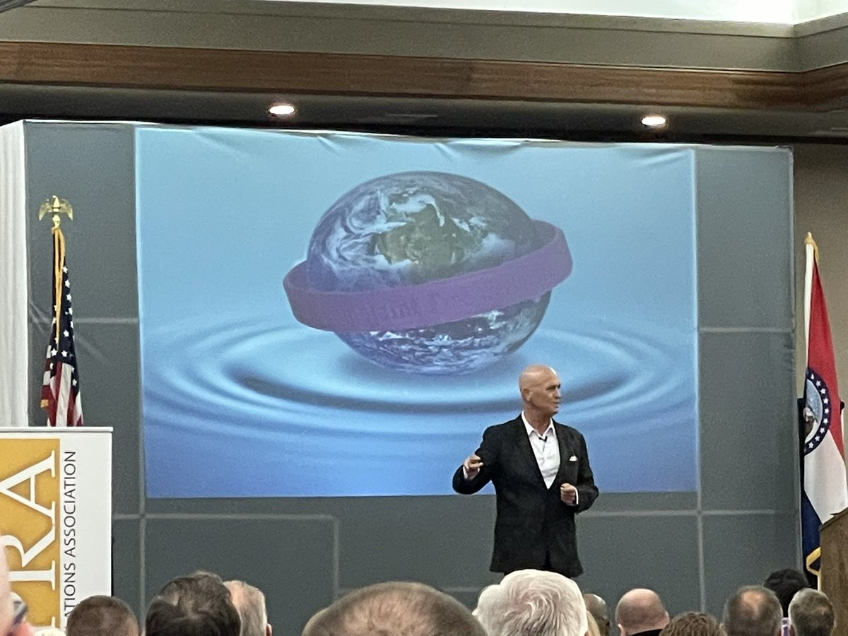 alkwilsonkc's tweet photo. Excited to learn from Will Bowen today @MASALeaders Spring Conference. Taking steps for a more positive mindset! #complaintfreeworld https://t.co/g5Ec7xzhNw