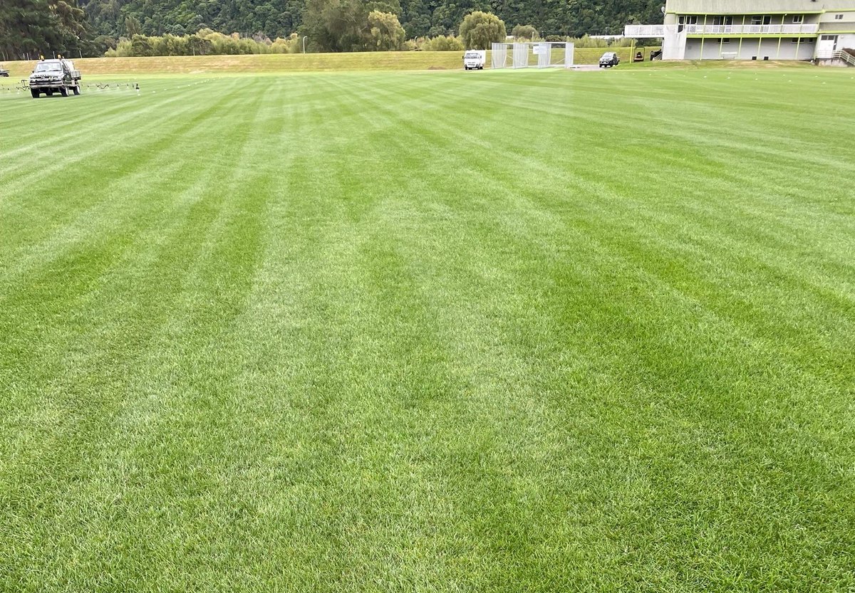 Thanks to Oliver Tong for taking this stunning photo at Fraser Park #1, Lower Hutt in New Zealand. New sand carpet constructed and maintained by Mexted Sports Turf, using Living Turf’s TriLine 4t seed. #livingturf #mextedsportsturf #fraserpark #lowerhuttcitycouncil