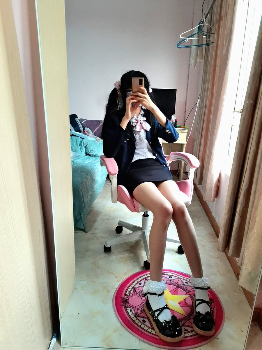 cd84889696's tweet photo. 爸爸们把我当女孩子对待. https://t.co/CWX6D7AU61