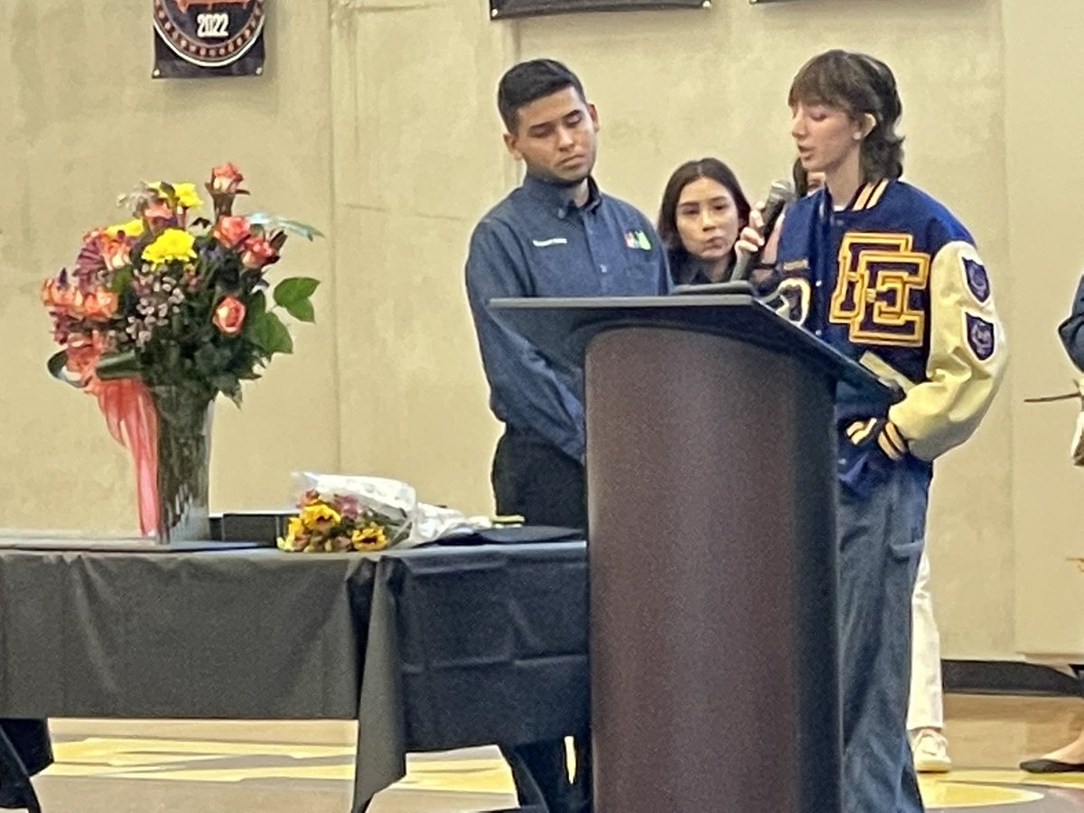 dem915boys's tweet photo. This is what โschool leadershipโlooks like and should be modeled after. Empowering our students as leaders can and will change the culture of our schools. #THEDISTRICT #StudentLeadershipMatters #EmpoweringFutureLeaders https://t.co/mQtY7tPoMw