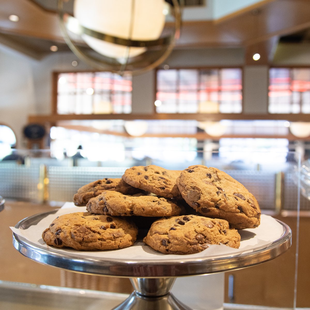 Life happens ~ CHOCOLATE HELPS 🍪💛