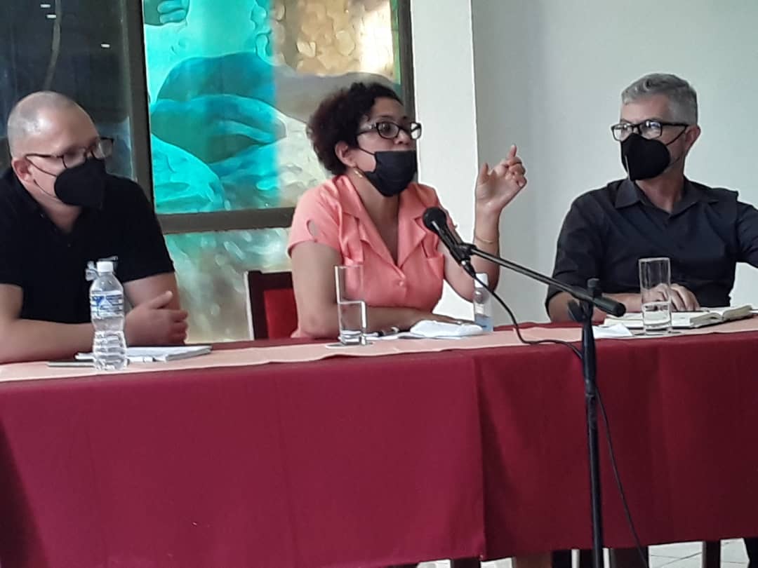 Resumen de la sesión del Consejo Científico Asesor de la ANSOC el miércoles 23 de marzo. Inauguración por el Pdte Nacional de ANSOC. Conferencia Inaugural "Legalización de la LSC y la Identidad Cultural Sorda en Cuba". Panel sobre la validación del TS "Interpretación de la LSC"