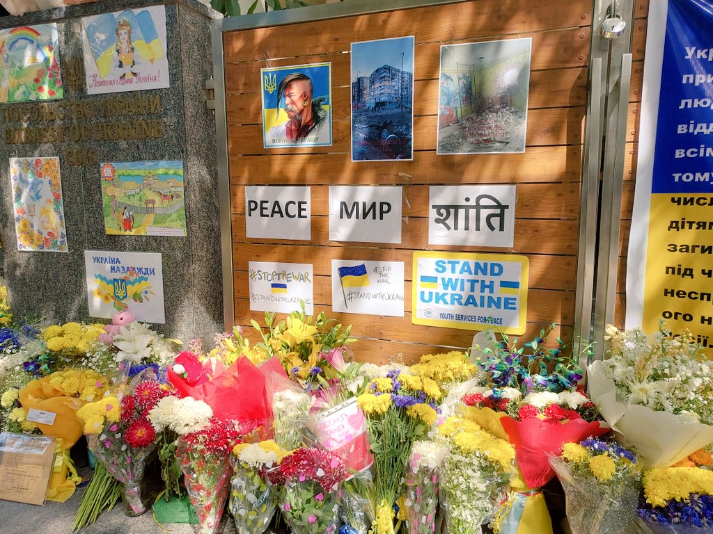 shipsk's tweet photo. Peace🤞
#ukraineembassy 
#NewDelhi #StopTheWar https://t.co/JeR338GA3j