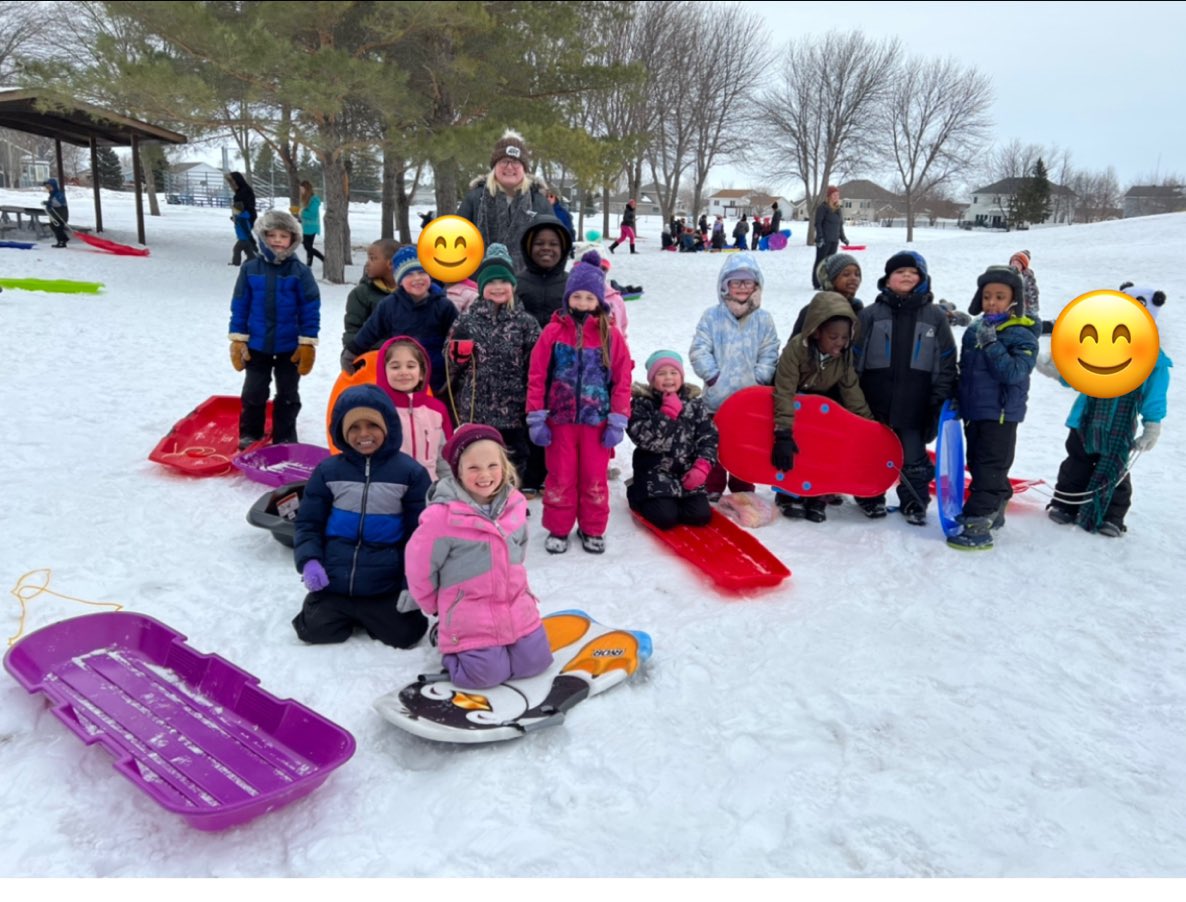 Mrs_Mocol's tweet photo. Sledding day class picture! @sgrspuds https://t.co/WekON5hNy5