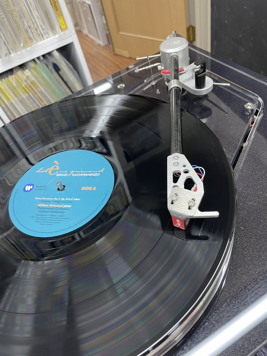 Ryo_Shimada's tweet photo. ジャケはCDのデータを無理くり拡大しただけでピンボケがひどいがまあヴァイナルで出ただけでもよしとす���き
グリモーもこの頃はまだまだ良さげ
#HélèneGrimaud #Teldec #vinyl #NowPlaying️ https://t.co/qbIjjTgQeQ