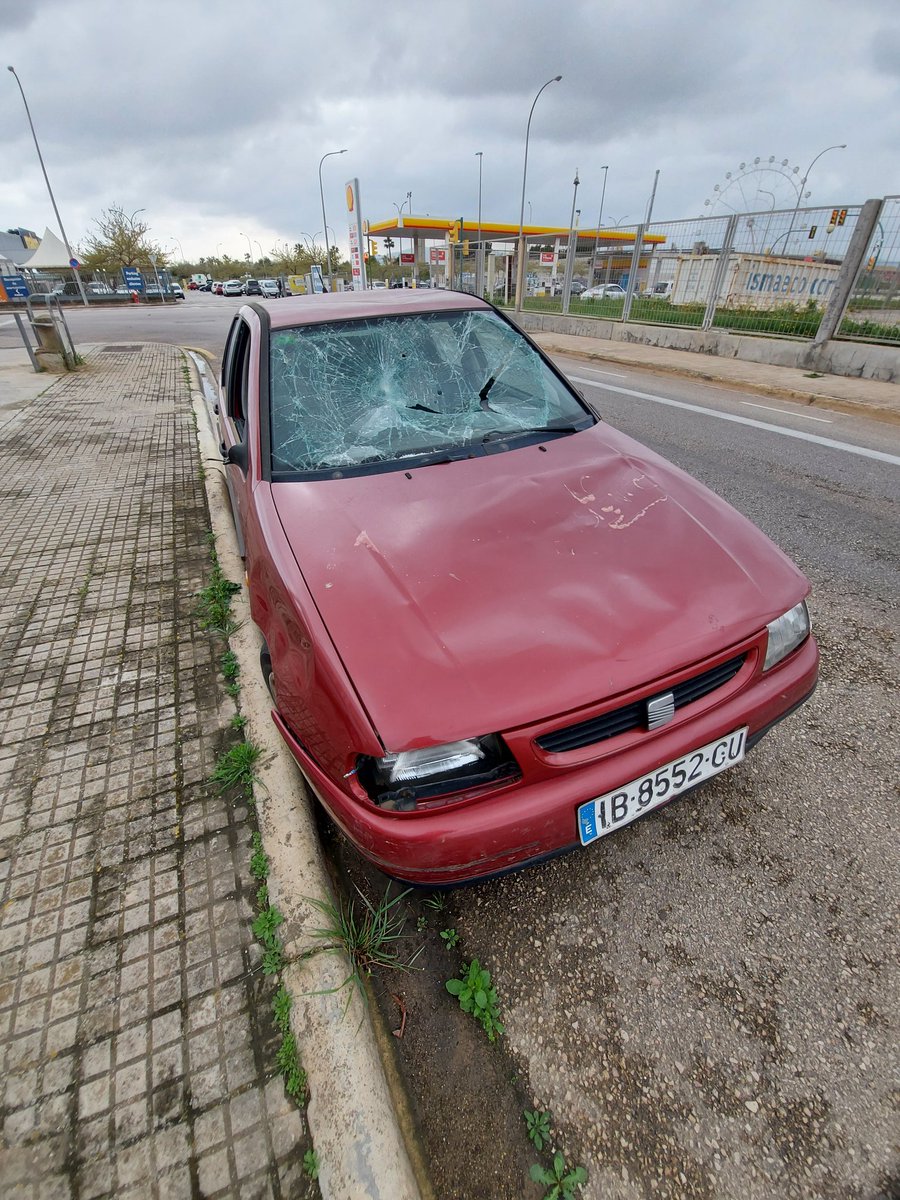 DavidDiezH's tweet photo. 👉 El #pacte de @hila
❌ Ni han solucionado el depósito de #SonToells
❌ Ni está funcionando el depósito temporal de #SonOms o como dicen ahora parking rotatorio.
❌ Miles de 🚘 siguen abandonados en las calles de #Palma siendo un problema de seguridad y medioambiental. https://t.co/IDzss2lMZa