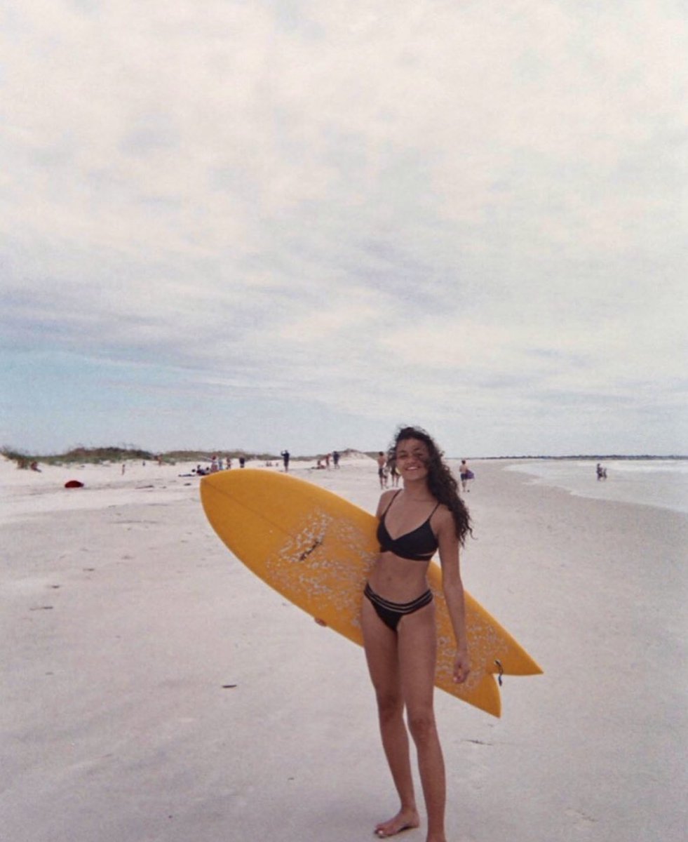 obxhcs's tweet photo. kie taught sarah how to surf!! -mel https://t.co/IULjoXv9R4