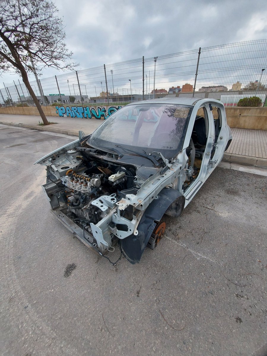 DavidDiezH's tweet photo. 👉 El #pacte de @hila
❌ Ni han solucionado el depósito de #SonToells
❌ Ni está funcionando el depósito temporal de #SonOms o como dicen ahora parking rotatorio.
❌ Miles de 🚘 siguen abandonados en las calles de #Palma siendo un problema de seguridad y medioambiental. https://t.co/IDzss2lMZa