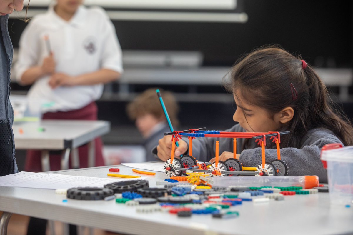 CaterhamPrep's tweet photo. Years 3 &amp; 4 got to work building their own air powered cars this afternoon to see who could race the furthest Congrats to the winners! Thank you @BLOODHOUND_Edu @SafetyDave1000k we promise to keep being curious &amp; keep asking questions #problemsolversofthefuture #wecansavetheworld https://t.co/yzbdyOVHja