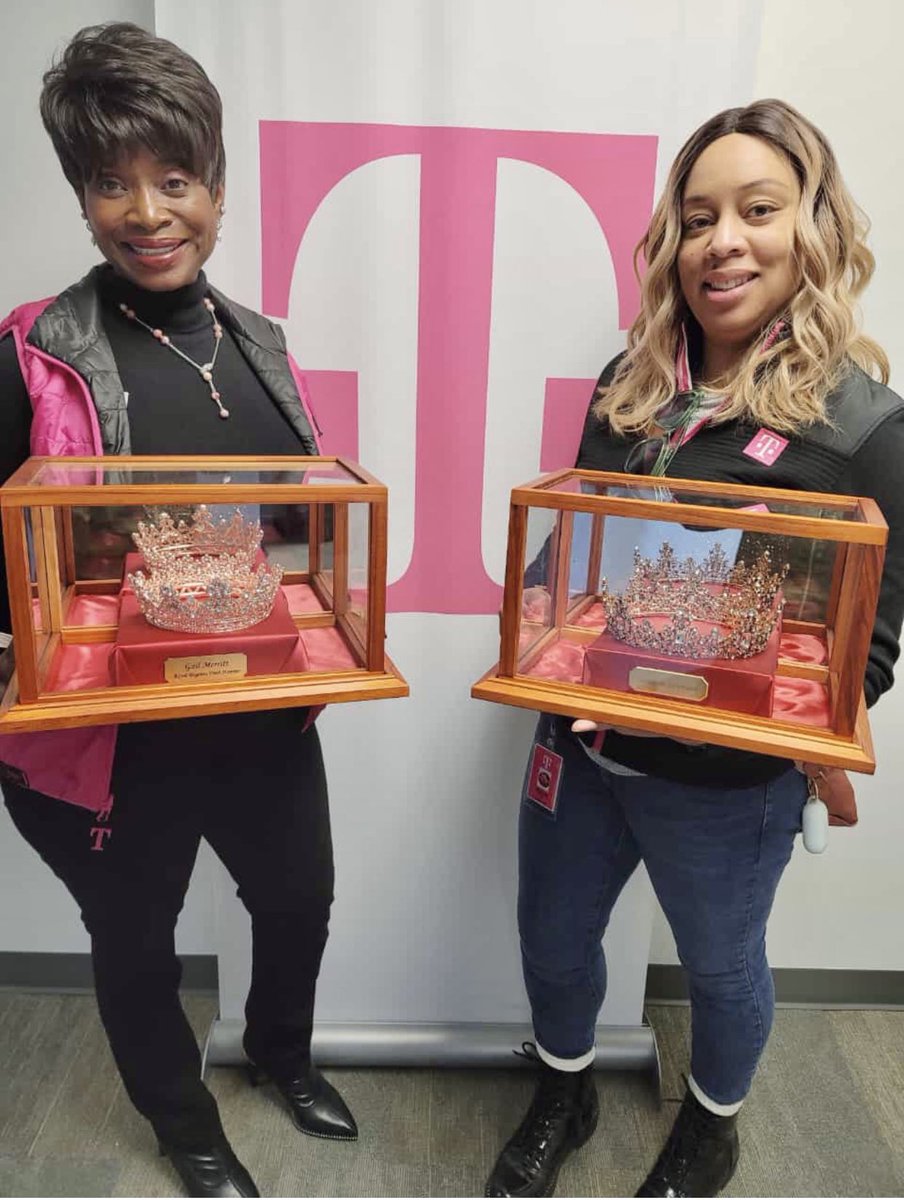Team, I’d like to thank these lovely Queens for ALL of their support!!! I finally met @bgailmerritt in person!!! I got them their own crowns!!! #TheCrown👑💕 #womenshistorymonth2022 @clay466