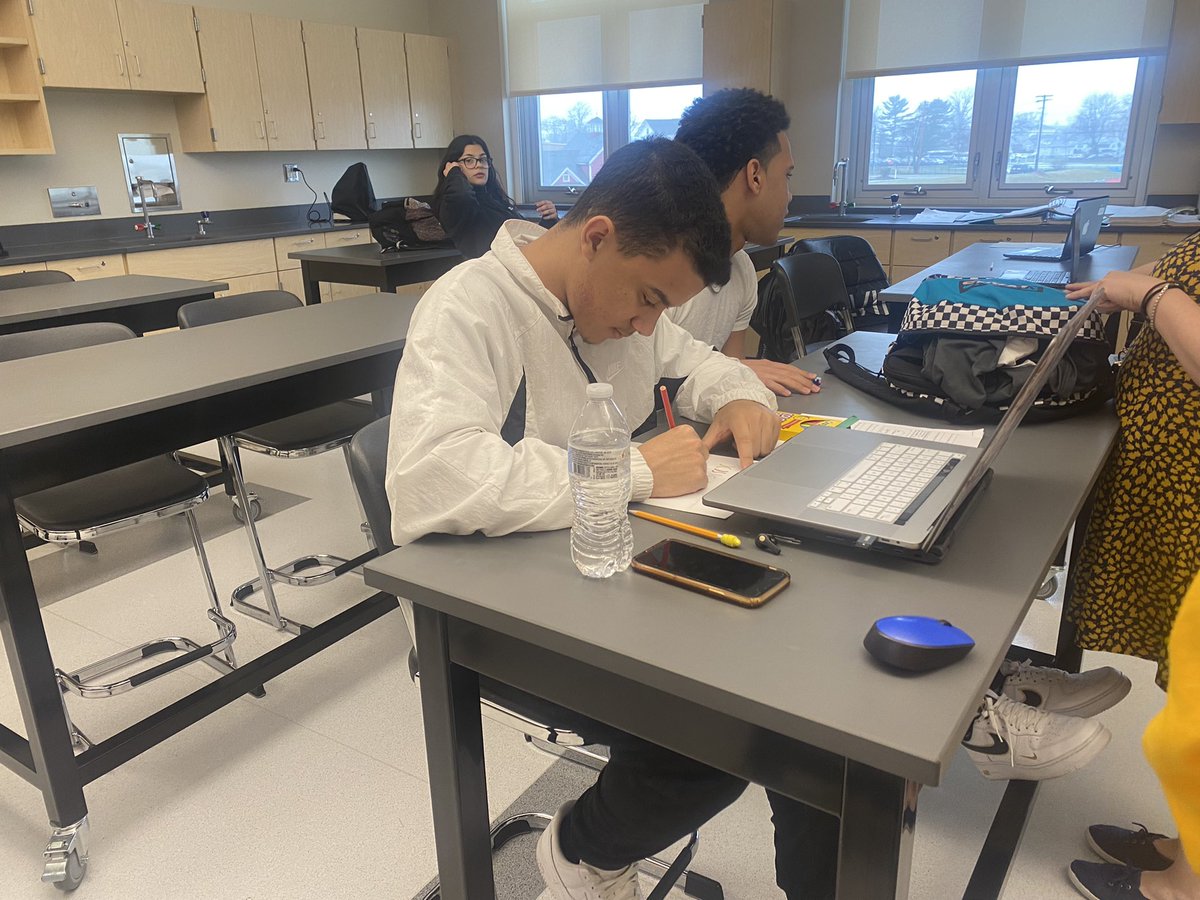 Kelly McNeary tweet media