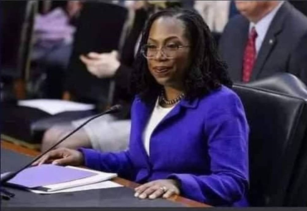 duggie_e's tweet photo. If you are #womenintech + #blacktech you've definitely made this face at work.#KJB #KetanjiBrownJackson https://t.co/MSAPqmz45O