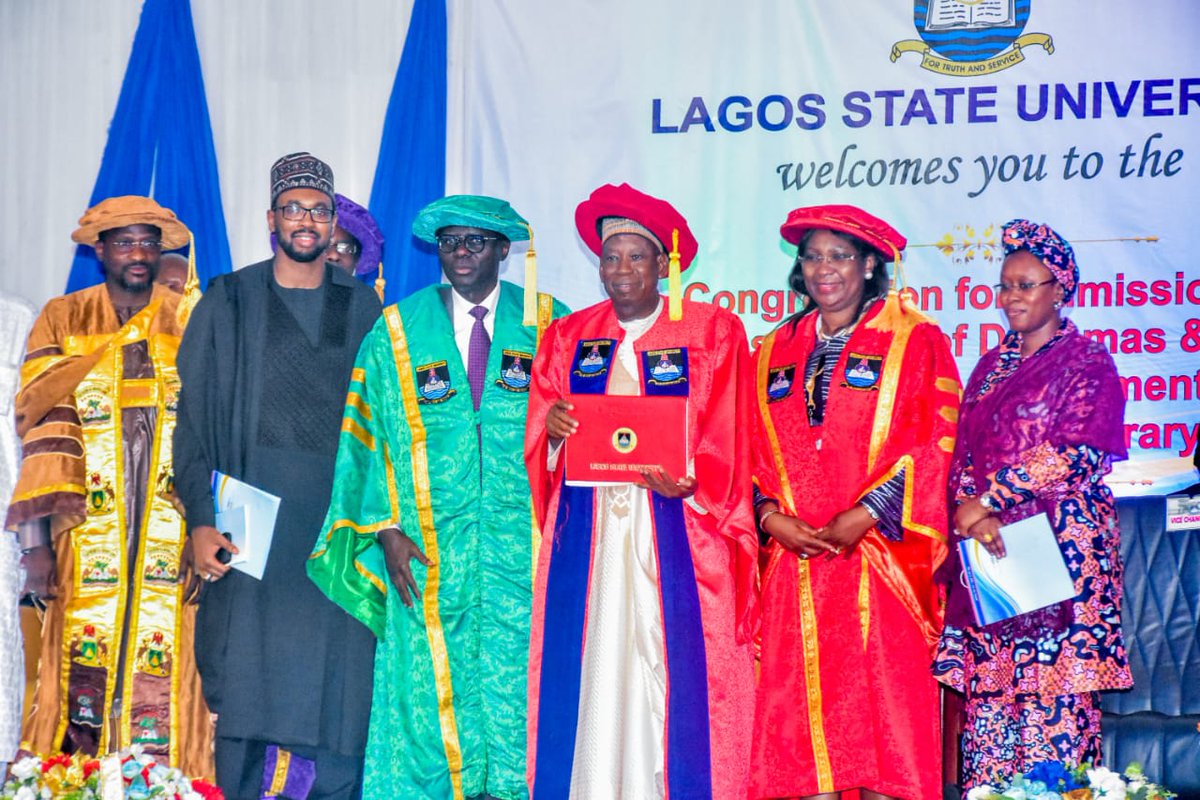 Gandujiyaonline's tweet photo. LASU confers honorary degree on Governor Ganduje 

The @LASU_official has conferred H.E @GovUmarGanduje with the Degree of Letters (Educational Development, Health Care Development and Community Development) honoris causa of the Lagos State University. https://t.co/06YXmQBU0Z