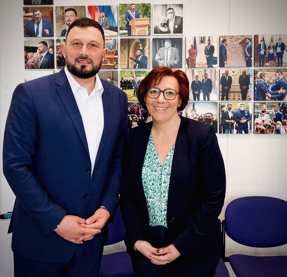 J’ai reçu à #Suresnes Déborah Schouhmann et le Dr Silva Alvarez (Collectif des centres privés #PMA et PMA pour tous les centres). Des échanges intéressants sur la mise en œuvre de cette belle réforme #PMAPourToutes afin d’en garantir l’accès sur l’ensemble du territoire.