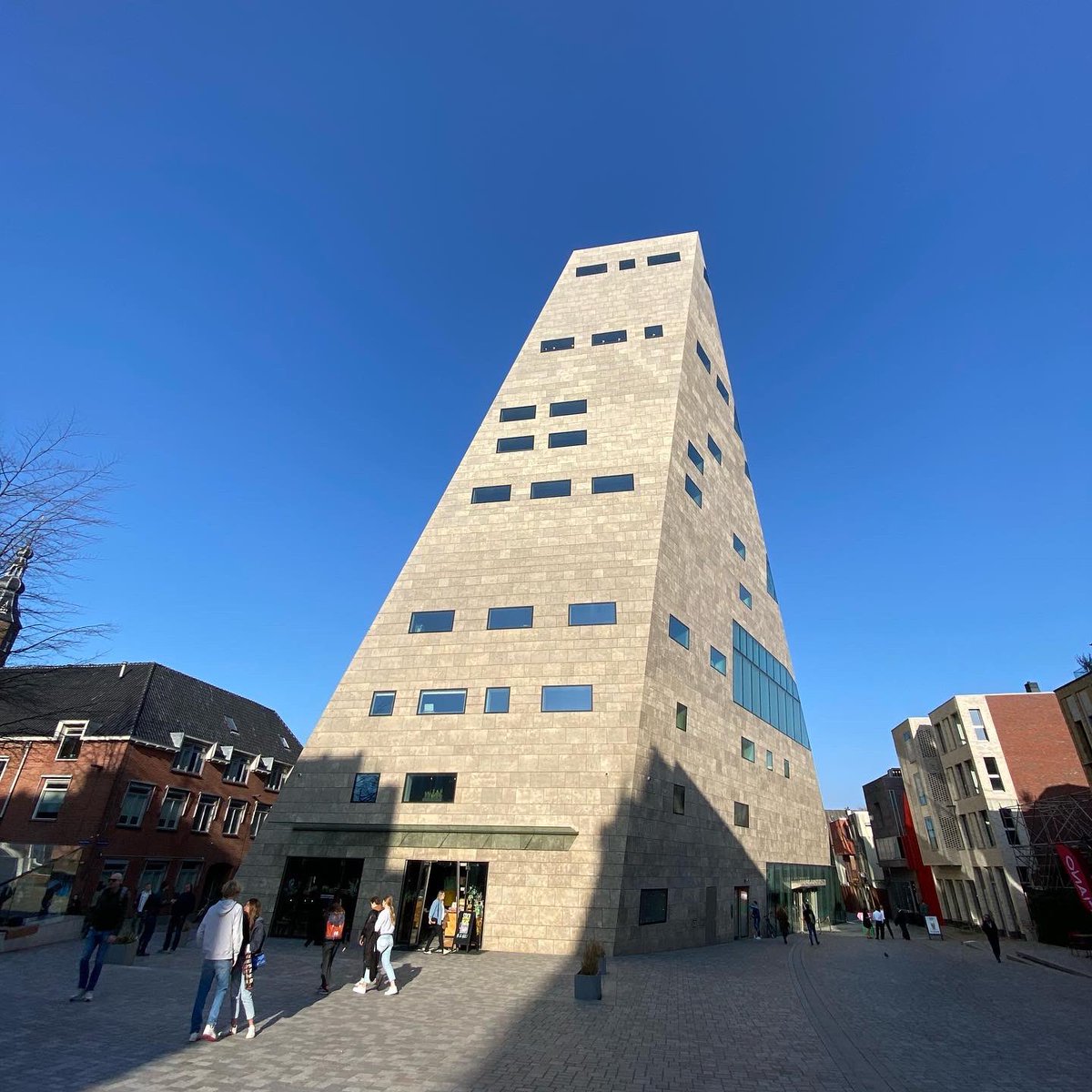 paulboslooper's tweet photo. Is mooi 🤩 #forumgroningen #mooi #lente https://t.co/AZwW0jXe7v