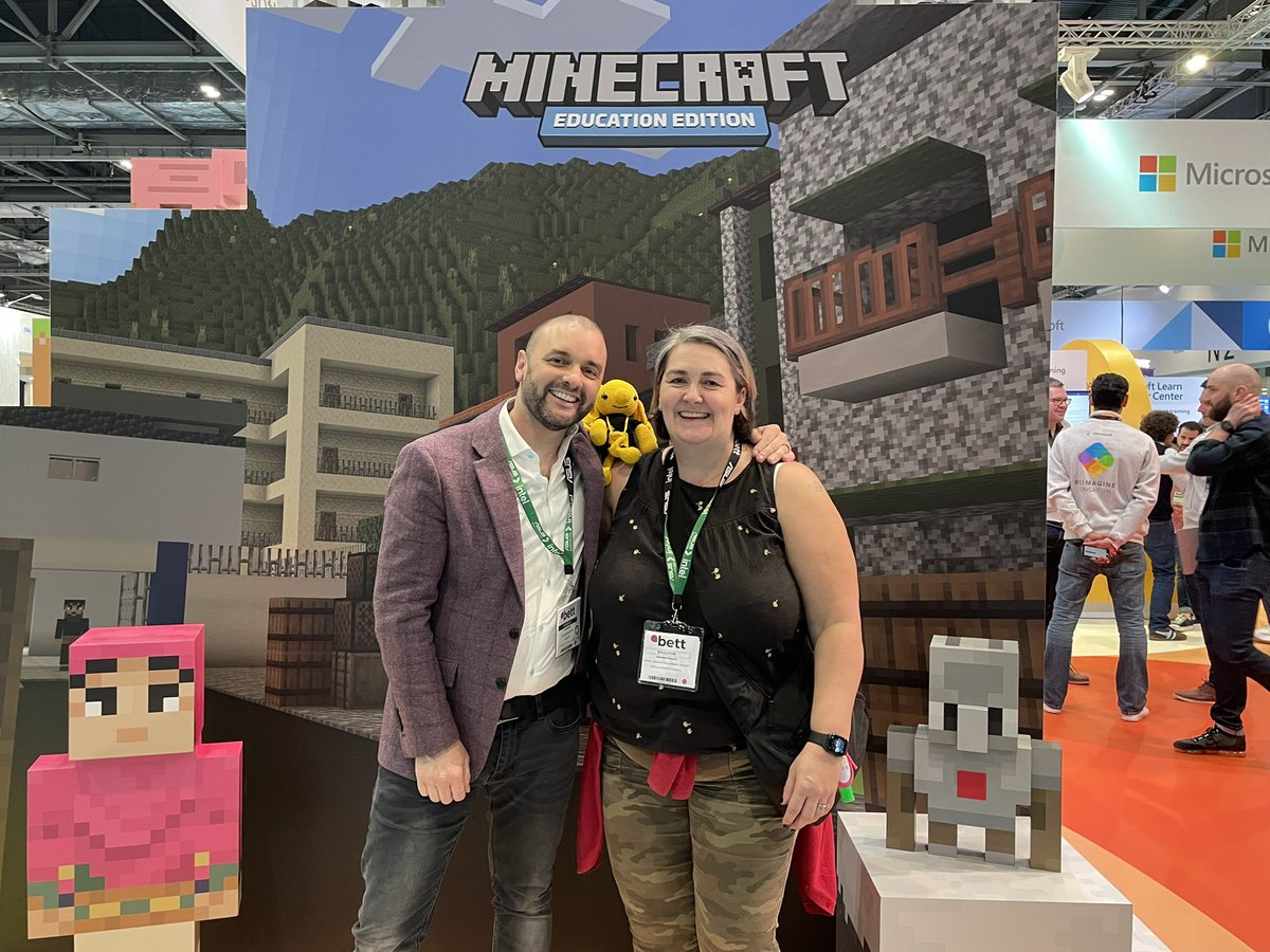 Missed him, spotted him, lost him, messaged him finally got the selfie with @StephenReidEdu and Peep 💜 chat covered everything from #Minecraft to #Esports to #PlayMatters and more and was hilarious as always! #MetAtBETT #BETT2022 #MIEExpert #TeamMIEEScotland