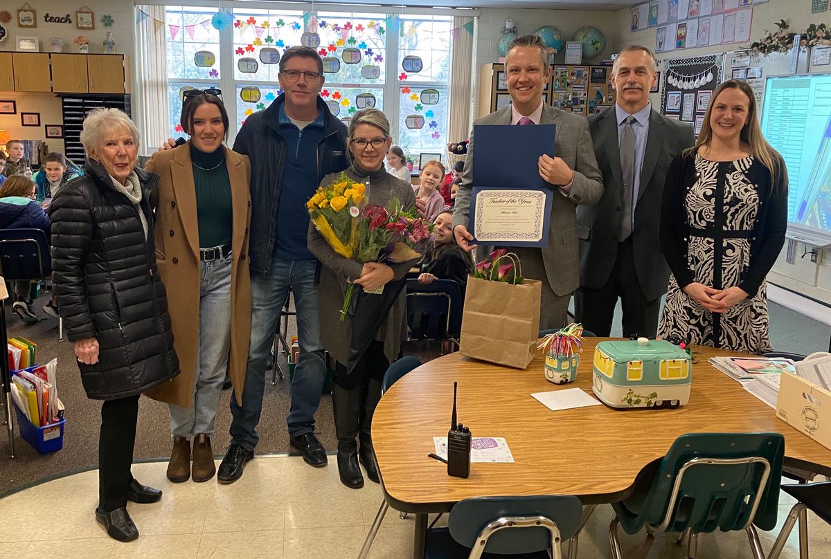 GADMICH's tweet photo. LCPS Congratulates our 2022 Teachers of the Year! 
Elementary:
Shannon Osad Secondary:
Dawn Wissman 
THANK YOU for your dedication to your students. https://t.co/pkqnewBWqN
