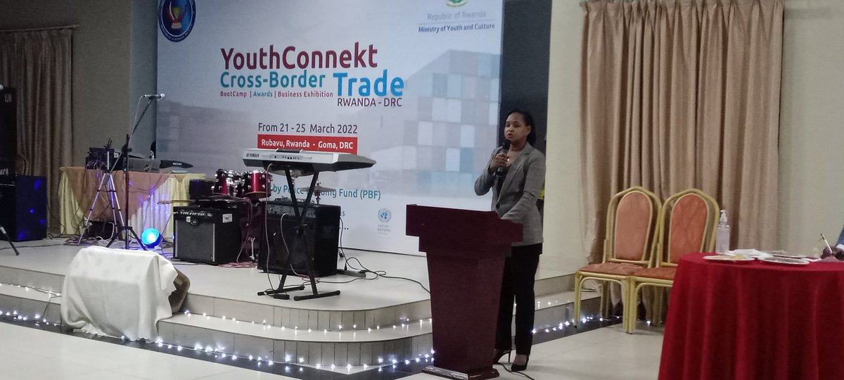 Rubavu_NYC's tweet photo. Aka kanya Hon. Min. @RMbabazi @YouthCultureRW Ari kugezaho ijambo abitabiriye #BootCamp2022 #YouthConnect #CrossBorderTrade ashimir ubuyobozi n'itsinda ryakurikirany iki gikorwa, ashishikariz Urubyiruko gukomeza Ibikorwa byabo barushako kubigeza hose. @kambogo1 @HabitegekoFran1 https://t.co/ZJv1714iJB