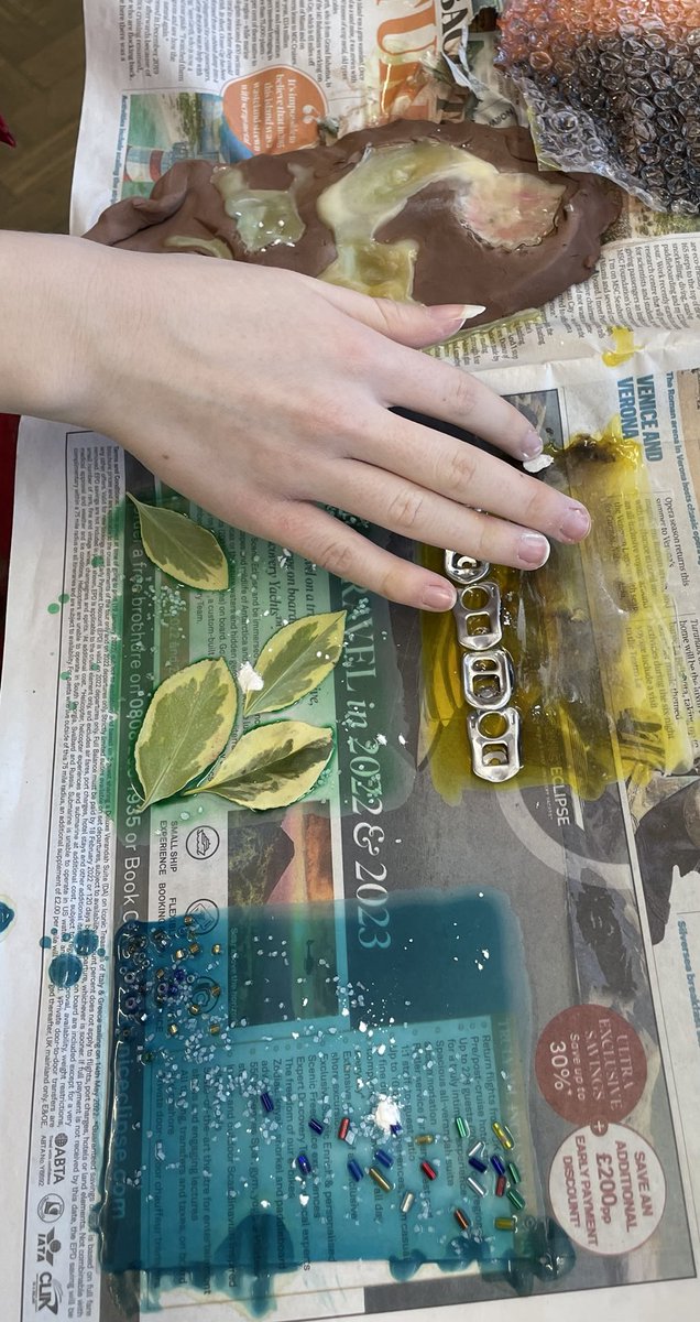 AlbermarleArt's tweet photo. Unpeeling these are pure joy says Raeesah! #gcsetextiles #alternativetextiles #latex 💚✨ https://t.co/itMEGOKu6L
