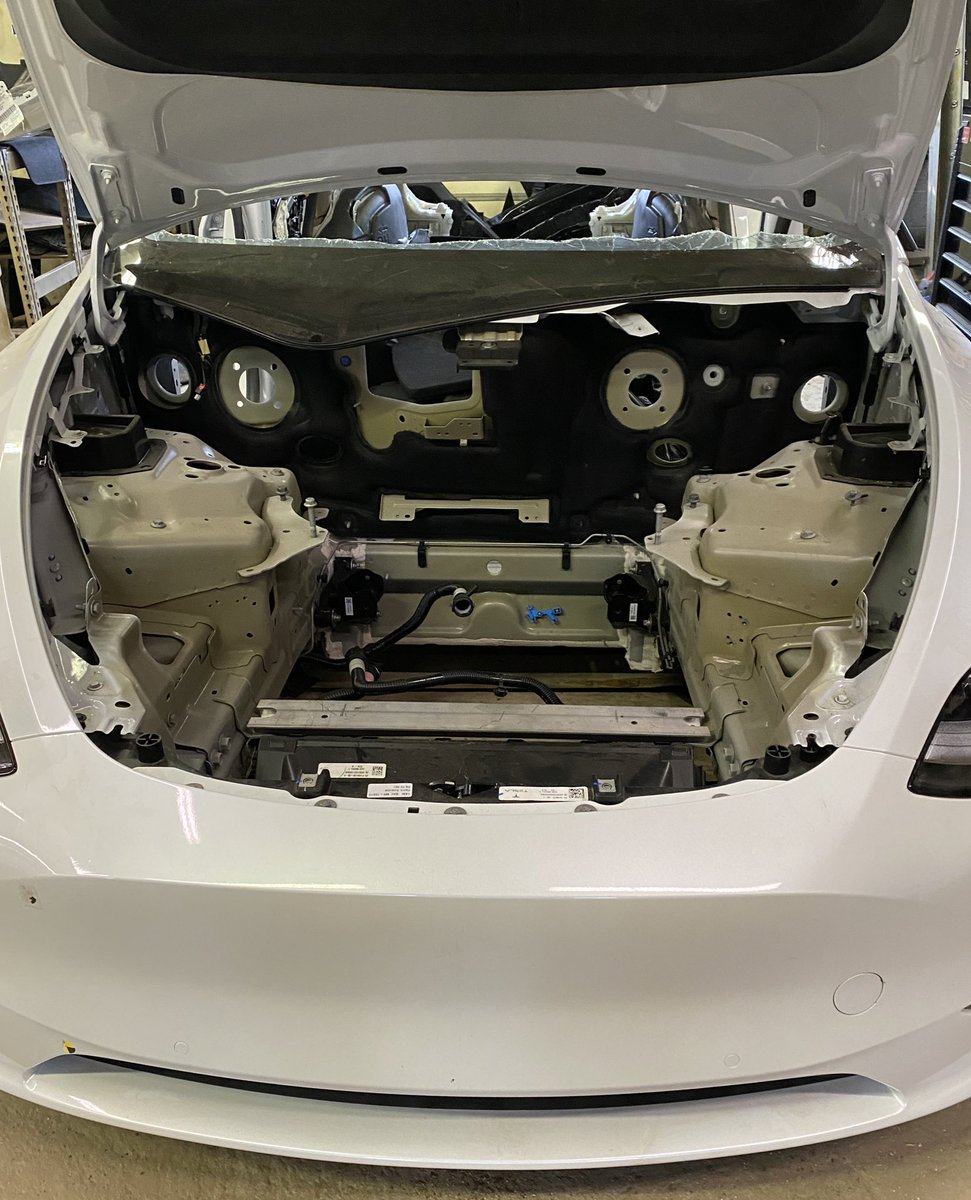 autothreat's tweet photo. Just another day in the lab…. Gutting a 21 Model Y.  #carhacking https://t.co/iltAWyfITy