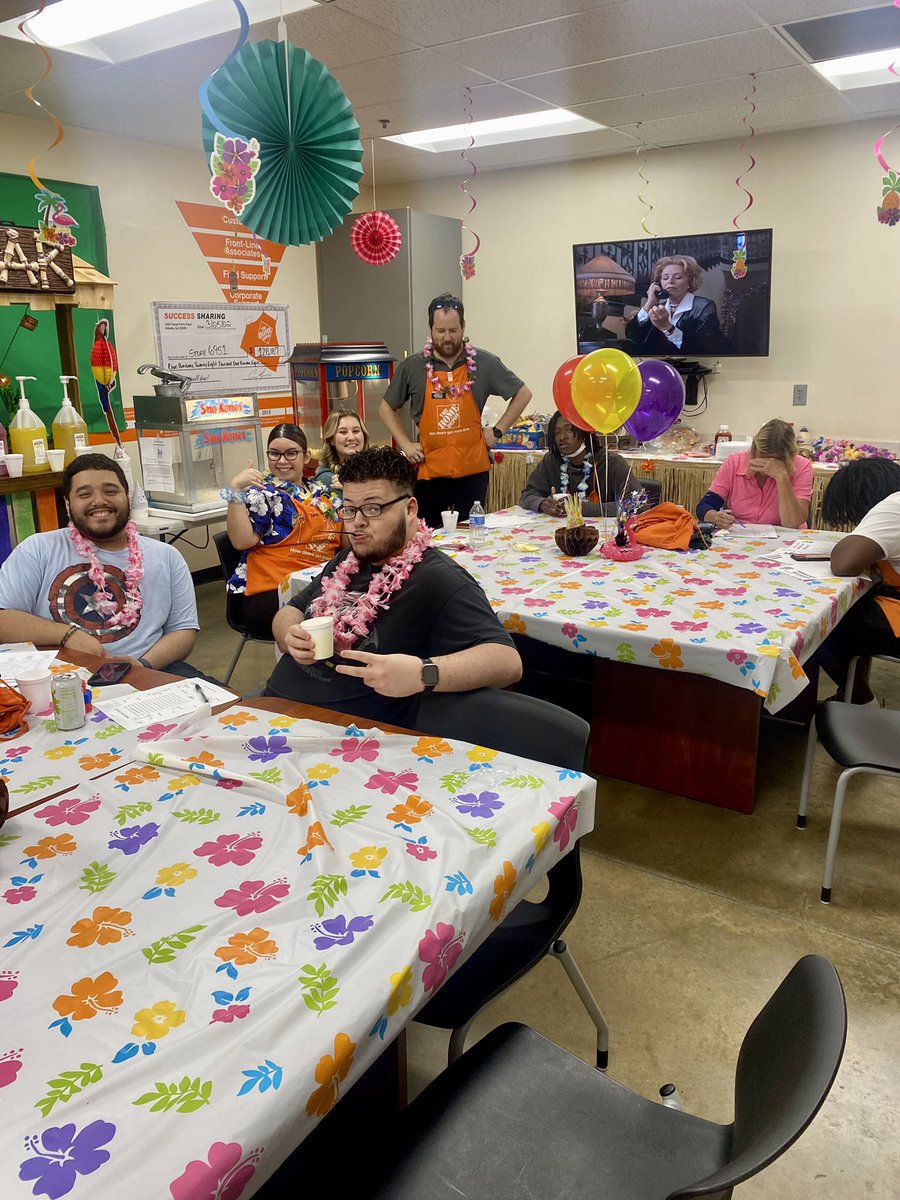 Tre_THD's tweet photo. ALOHA! Success share luau Day 1! If you’re in need of a tiki bar Malcom (under the luau sign) is your man!Fun fact: Snow cones pair surprisingly well with burgers! @ttbeme02 @swbbav @leighmartin44 @AllisonR_THD @CathyAlmaguer https://t.co/U78H7Csxrg