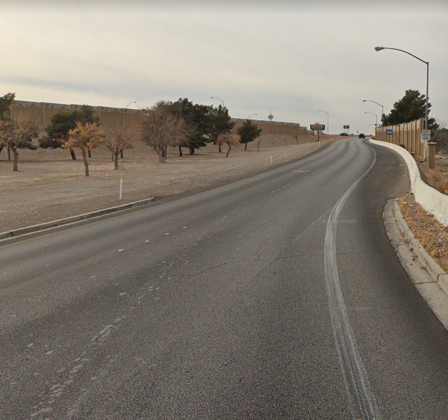 I515FixLV's tweet photo. 🚨 Closure Alert 🚨

From 9 p.m. Sunday, March 27 until 6 a.m. Monday, March 28, the Eastern Avenue onramp to northbound I-515 (US 95) will be closed. https://t.co/lZY9QGfHQV