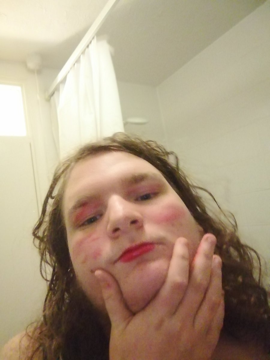Slav_Gal's tweet photo. the pfp:                    irl: https://t.co/2cdnr2Iuxb