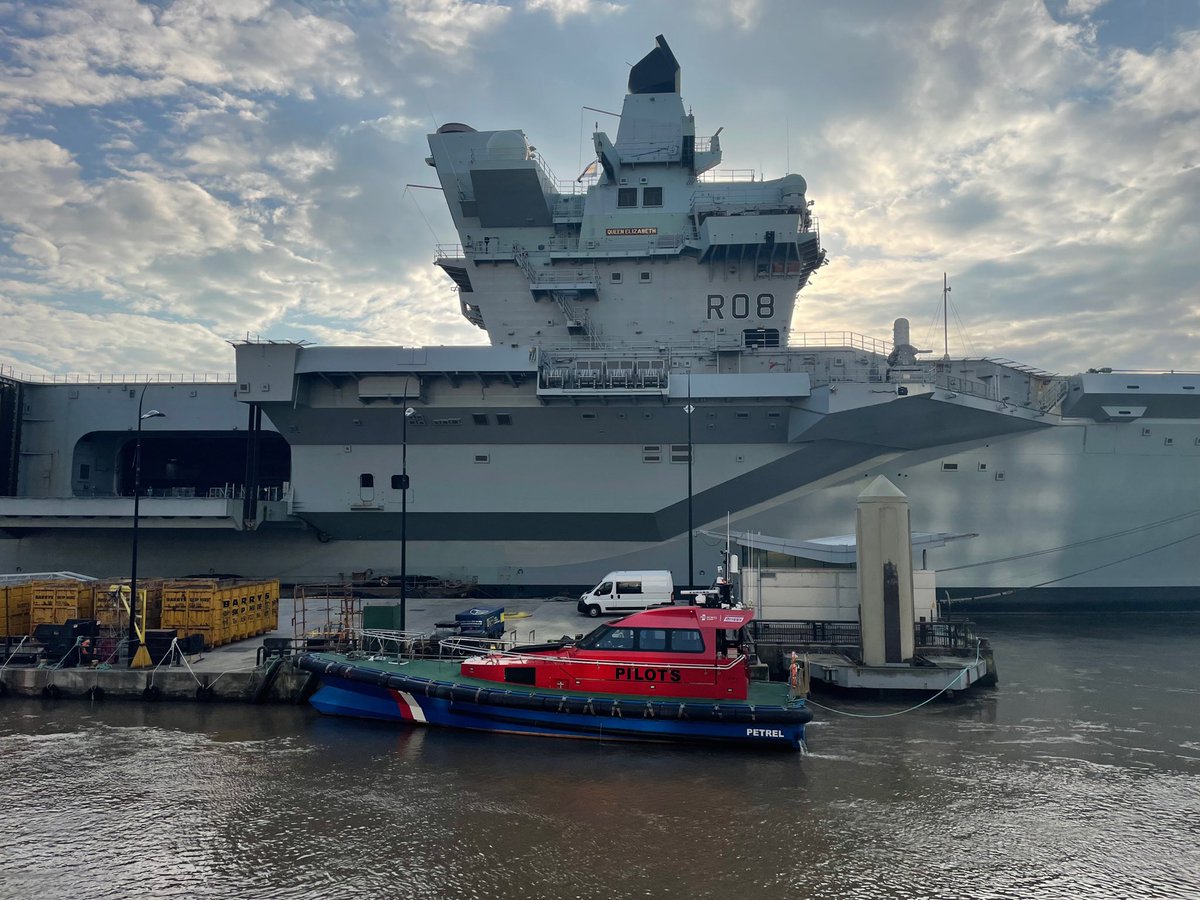 briggsmarine's tweet photo. Briggs Marine welcomes HMS Queen Elizabeth into Liverpool.
@HMSQNLZ
#hmsqueenelizabeth #liverpool #pilotvessel https://t.co/30VSWtgV6d