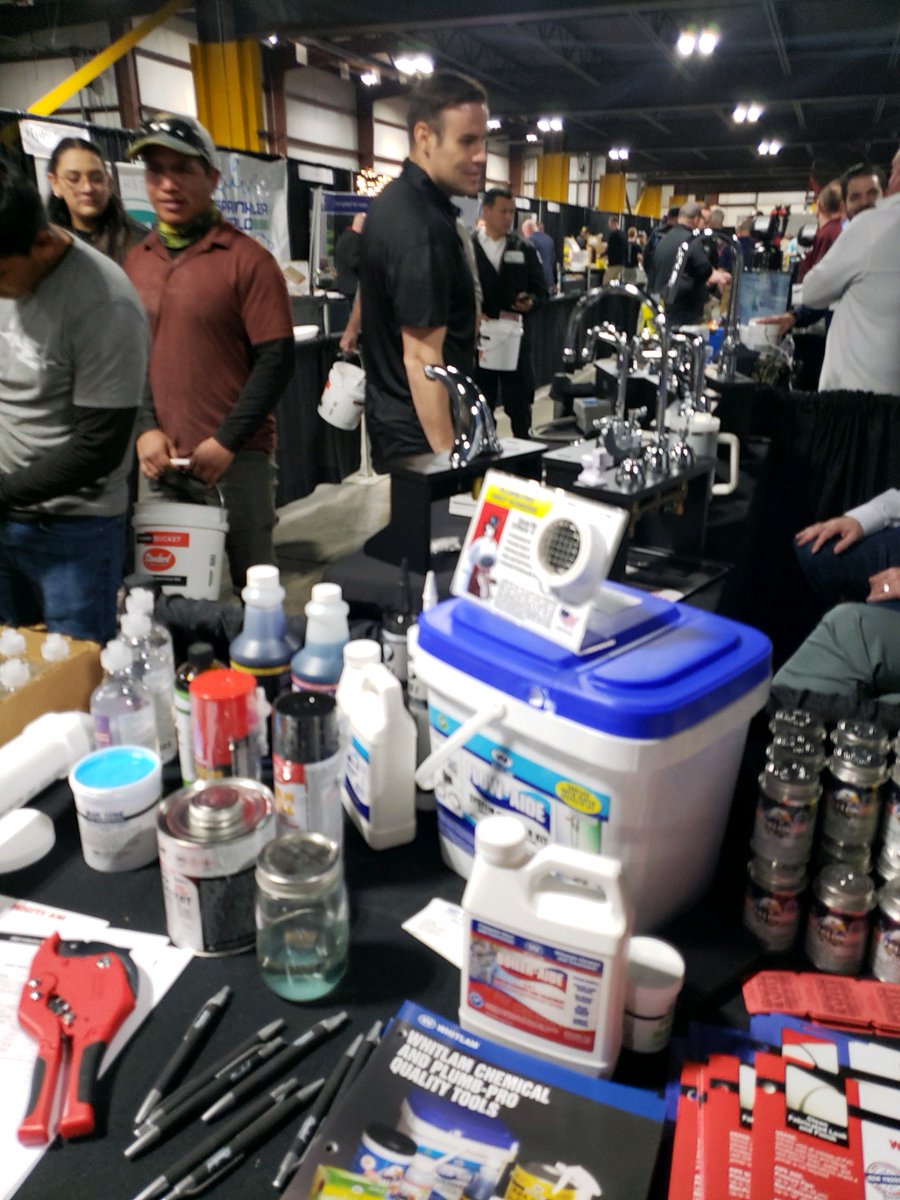 JCWhitlamMfgCo's tweet photo. Great time to buy Whitlam @Standard_SPS Industry Show #plumbing #plumber #industryshow #hvac #PVCcement #ABScement #threadsealant https://t.co/tpdJI0mOEy