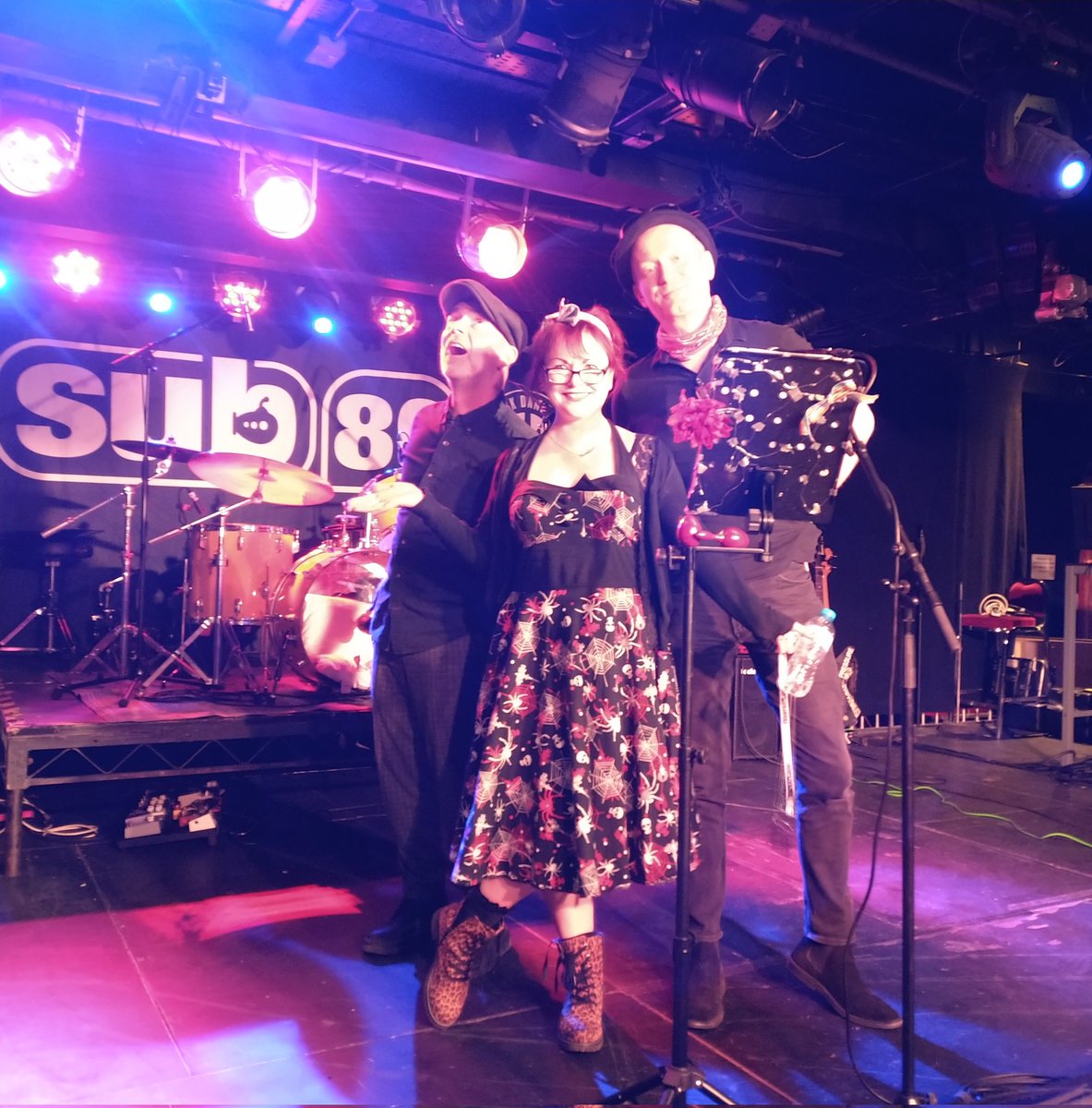 TheMetatronsvox's tweet photo. READY TO ROCK @ReadingSub89 woohoo!! Onstage at 7.45 xx
#alteredimages #sub89Reading #woohoo https://t.co/DBfbiCxKVy