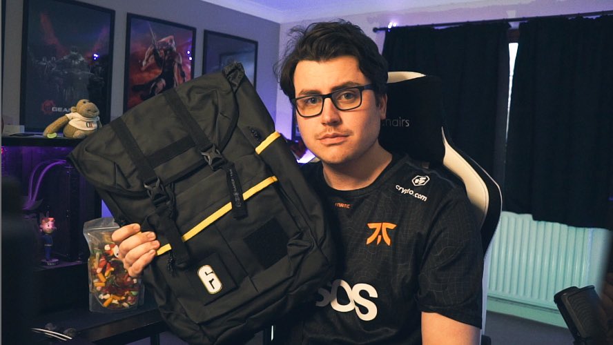 Mav (@mavitivo) on Twitter photo Giveaway 2 of 9!
<a href="/Rainbow6_UK/">Rainbow Six Siege UK</a> have given me 3 bags to giveaway for my Bday stream!
Worldwide? 👀
👍Follow me! <a href="/int_maverick/">InT_Maverick</a> 👍
♻️RT this tweet♻️
🤝Tag a friend!🤝
For the chance to win the other 2 bags along with other stuff!
Wednesday 30th at 5pm GMT!
twitch.tv/intmaverick Giveaway 2 of 9!
<a href="/Rainbow6_UK/">Rainbow Six Siege UK</a> have given me 3 bags to giveaway for my Bday stream!
Worldwide? 👀
👍Follow me! <a href="/int_maverick/">InT_Maverick</a> 👍
♻️RT this tweet♻️
🤝Tag a friend!🤝
For the chance to win the other 2 bags along with other stuff!
Wednesday 30th at 5pm GMT!
twitch.tv/intmaverick