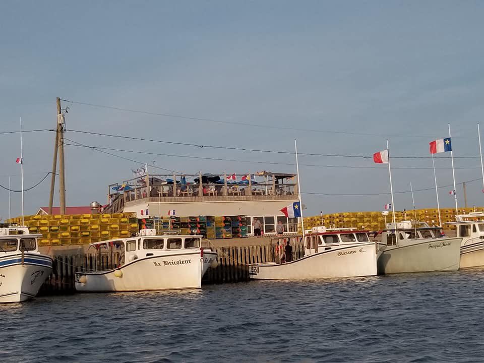 Aboiteau1's tweet photo. We are hiring for the upcoming season. Come join our dynamic team and positive environment!   And the best views!   #tikibar #seafood https://t.co/mrfrFCU5qQ