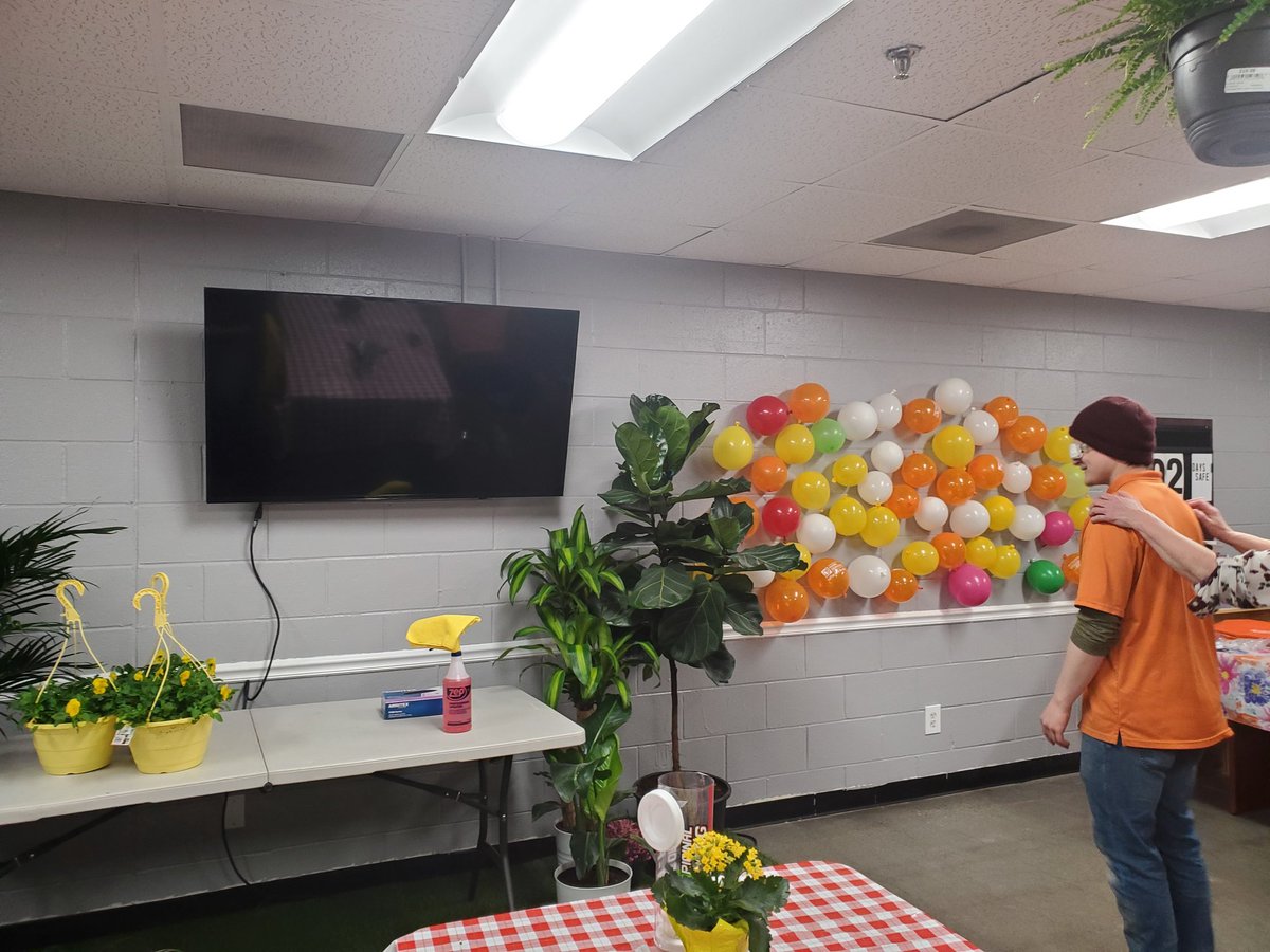 Prizes for all during Spring Spirit Week at #2668🎈🎈🎈 <a href="/NicoletteH17/">Nicolette Harris</a> <a href="/homedepotjennb/">Jenn Bourque</a> <a href="/MatteHome/">Renee</a>