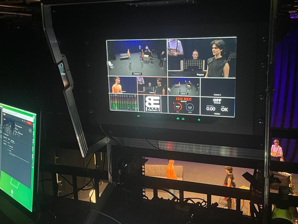 Erin Staples tweet media