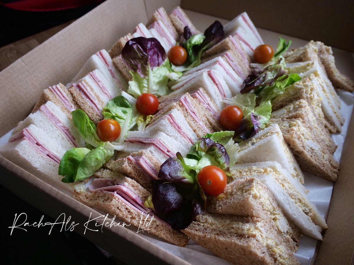 RachAlsKitchen's tweet photo. One of todays #sharingbox lunches heading out today … #businesslunch #workinglunch … #catering #cateringservice #caterers #fooddelivery … #melthamcatering #huddersfieldcatering … https://t.co/I4ngkmSN6q
