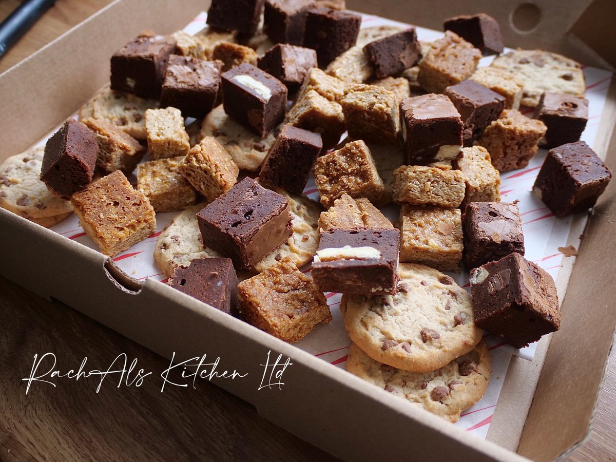 RachAlsKitchen's tweet photo. One of todays #sharingbox lunches heading out today … #businesslunch #workinglunch … #catering #cateringservice #caterers #fooddelivery … #melthamcatering #huddersfieldcatering … https://t.co/I4ngkmSN6q