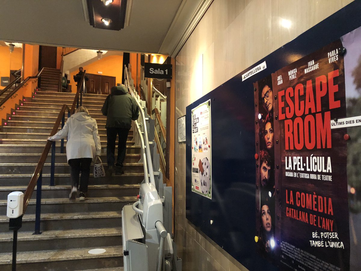evabynuva's tweet photo. Avui #cinemacatalà #roomscape @JoelJoanJuve 🔝🔝👏🏻👏🏻👌🏻👌🏻👌🏻#cinemacatalunyaterrassa @FilminCAT @netflix @hbomax https://t.co/mCkhHCRSFa