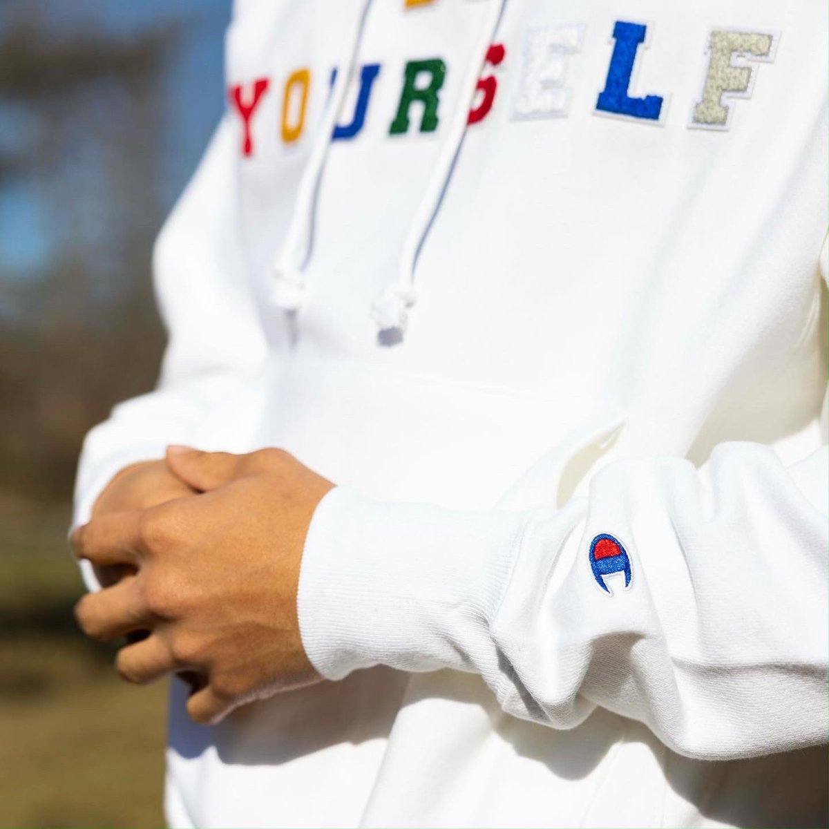 _TaylorBennett's tweet photo. I’m excited to announce my new partnership with @ChampionUSA I’ll be kicking things off APRIL 1 with a college tour beginning in Atlanta + my new Single “Fall Short” 😁! Stay tuned for more announcements. Comment your city below! #BeYourselfBeAChampion
#ChampionPartner https://t.co/7LKCCvdIy2