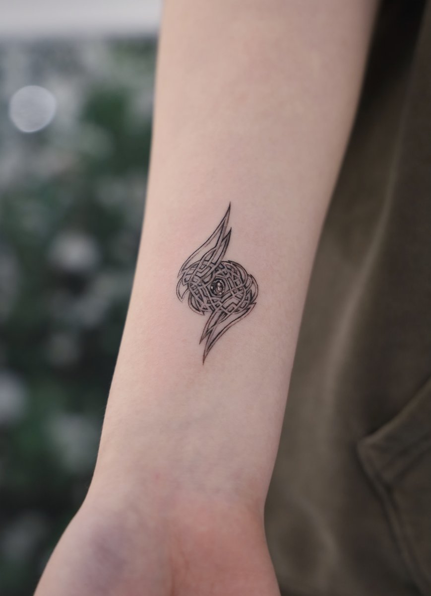 ▪️ 𝑀𝑎𝑏𝑖𝑛𝑜𝑔𝑖 ▪️ 검은 달의 교단 문양, image size:869x1200