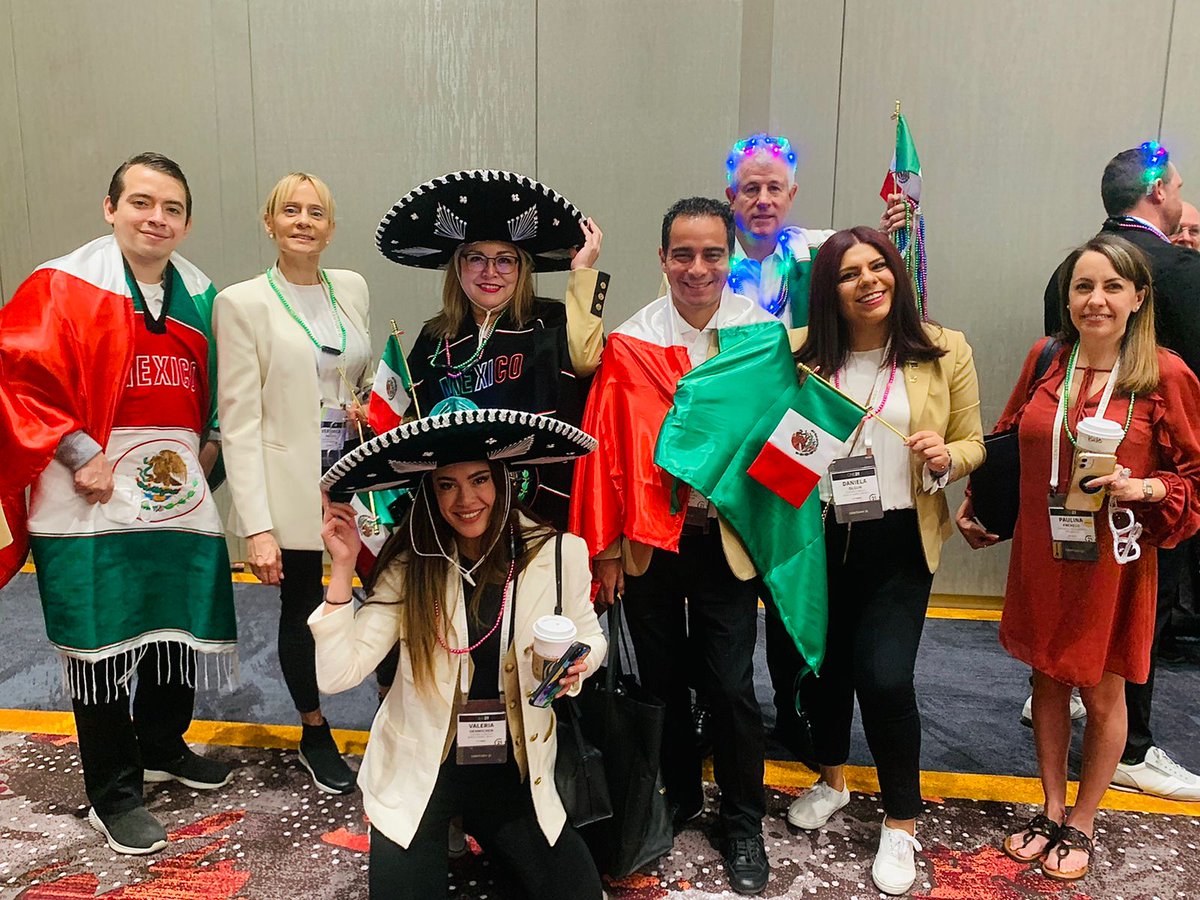 C21Mex's tweet photo. ¡CENTURY 21® México está presente en la #ONE21Experience Internacional!
#C21 #inmobiliario #ADNC21 #Soyc21 #C21mx https://t.co/o9gVS07iLS
