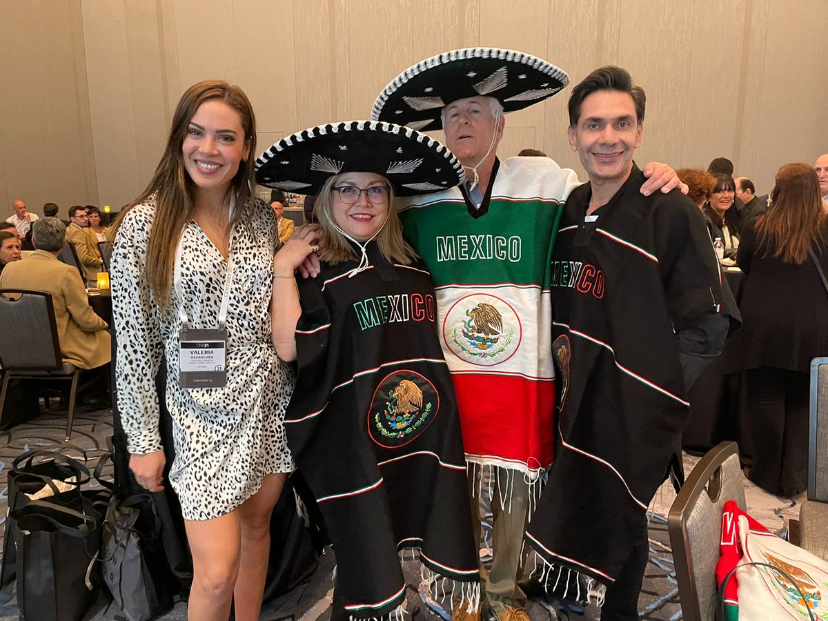 C21Mex's tweet photo. ¡CENTURY 21® México está presente en la #ONE21Experience Internacional!
#C21 #inmobiliario #ADNC21 #Soyc21 #C21mx https://t.co/o9gVS07iLS