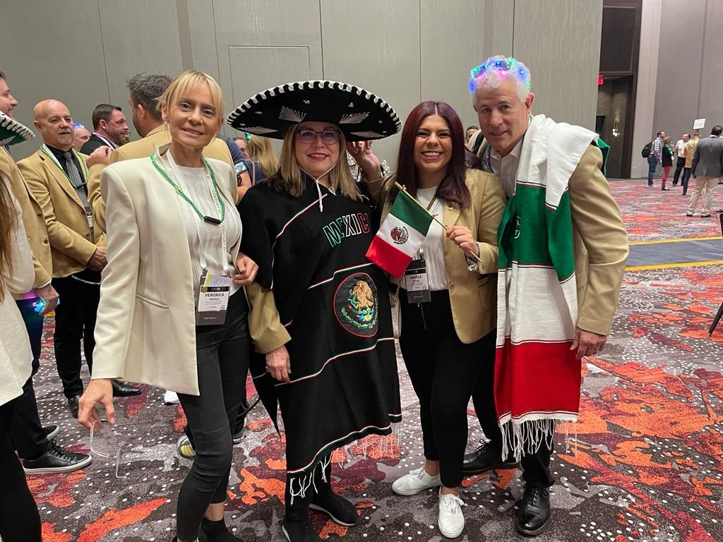 C21Mex's tweet photo. ¡CENTURY 21® México está presente en la #ONE21Experience Internacional!
#C21 #inmobiliario #ADNC21 #Soyc21 #C21mx https://t.co/o9gVS07iLS