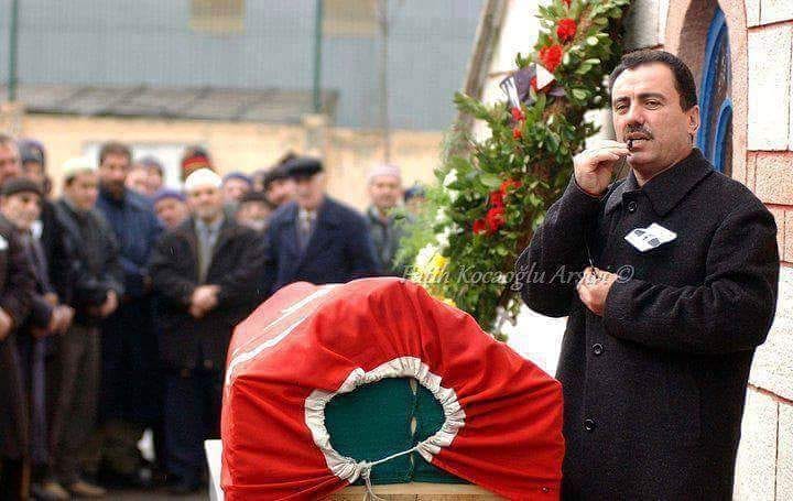 Dünyanın en sağlıklı en zengini de olsan , dünyanın en sefili de olsan neticede toprak olacaksın. Zenginin farkı biraz kaliteli kefeni ve süslü mezarıdır..

#MuhsinYazıcıoglu