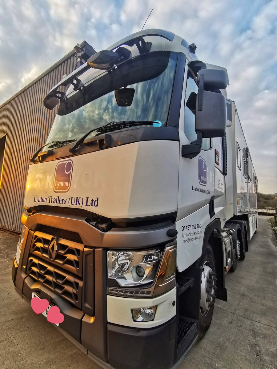 LyntonUK's tweet image. New mobile mammography unit, ready for delivery to Sandwell and West Birmingham NHS Trust.

#breastscreening #mobilescreening