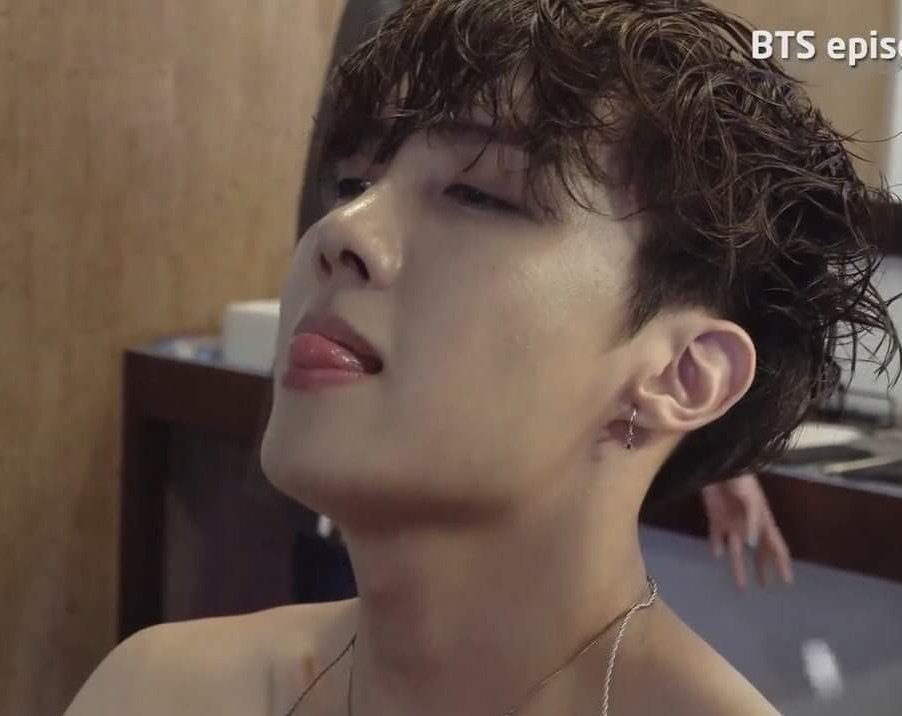 MabyBTS's tweet photo. 🔞Hoe Seok🔞Post Concert Series pt 2.

#hoseoknsfw #Nsfwbts #Nsfwhoseok #Nsfwjhope

Solo Masturbation
Voyeurism
Rutting
Pillow Humping. https://t.co/rDrlb8n4xN