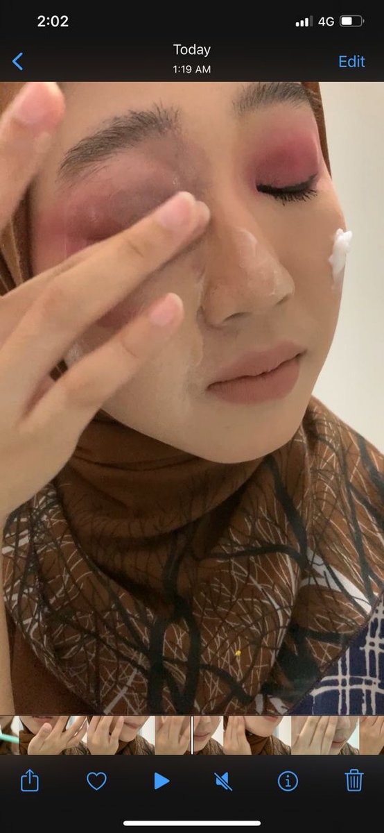 frhxsn's tweet photo. Hi @NabellaAnuar โฅ๏ธ
I nak minta Kayman keluarkan bigger size for #MeltYourProblem Skintella Cleansing Sherbet ๐ป๐ซ๐ซ
Nak satu tub letak kat rumah. Yang launching size tu boleh bawak lalaalala pergi jenjalan. Senang hidup I.
@kaymanbeauty https://t.co/YCuXRI7x1g
