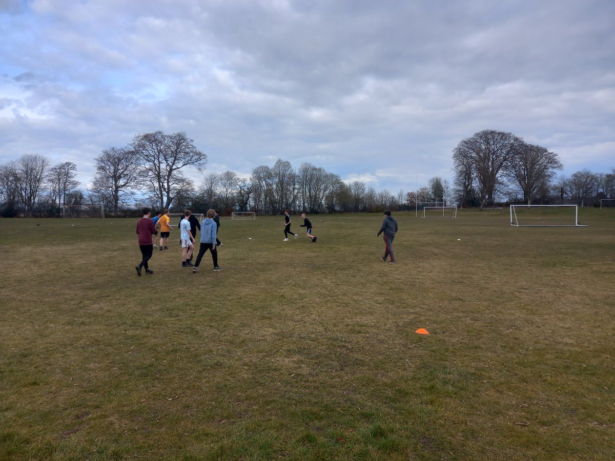 HCommunityRugby's tweet photo. Another great day of the @Scotlandteam Schools Week, taking sessions @CullodenPE and @MillburnPE Wonderful skills on show across all the pupils 💚❤🦅 #SchoolWeek #HereforHighland #HighlandWay https://t.co/v2nGkfTOzw